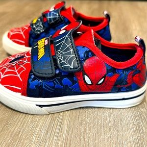 MARVEL Spider-Man Sneakers Size 8